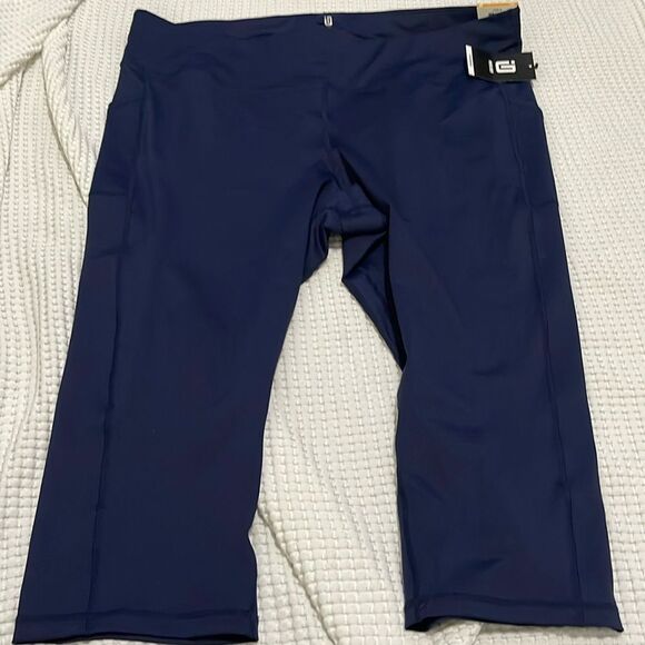 NWT- Ideology - 3X. Crop Leggings - Picture 2 of 8